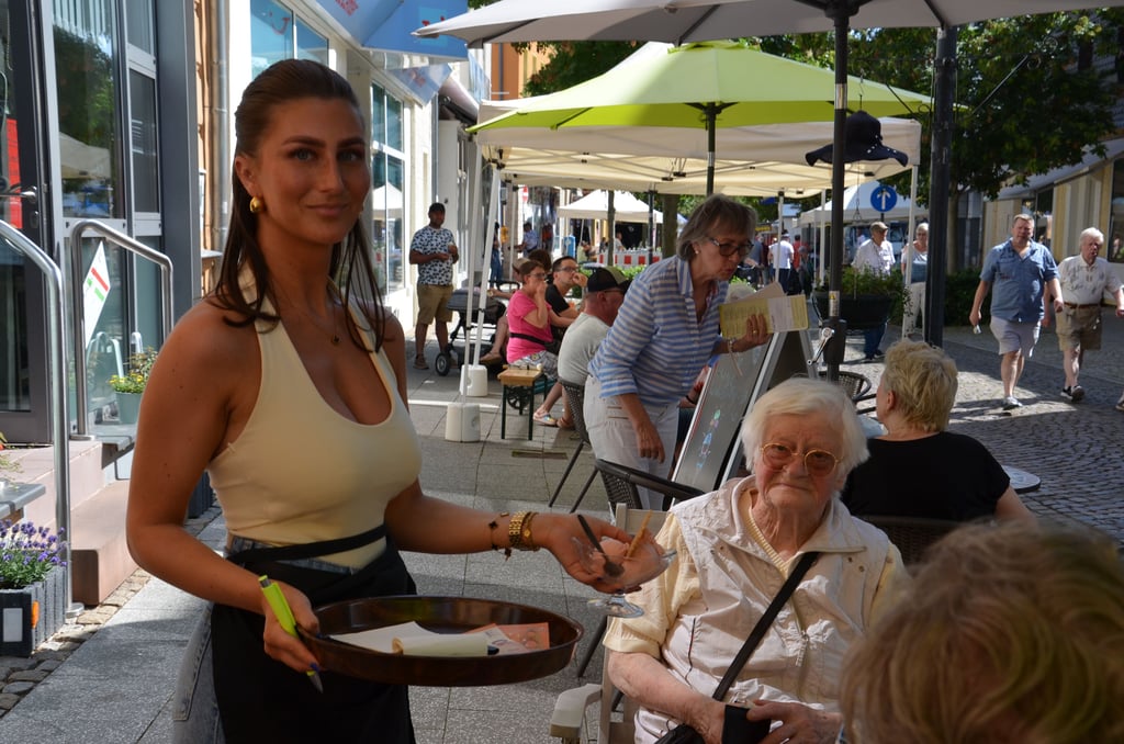 Eis geht immer - und ganz besonders bei solchen Temperaturen wie beim Salzlandfest-Wochenende in Staßfurt.
