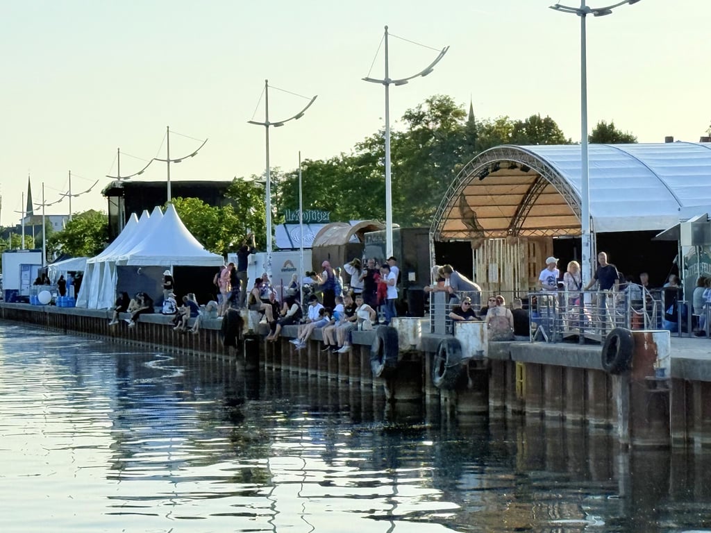 Blick auf das Hafenfest von der Goitzsche aus.