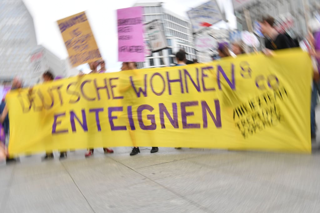 CDU und SPD wollen den Entwurf für ein Vergesellschaftungsrahmengesetz vorlegen. Eine Bürgerinitiative, die gegen hohe Mieten angeht, hält davon gar nichts. (Archivbild)