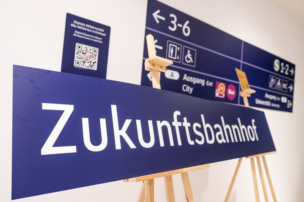 Die Bahn will in diesem Jahr rund 100 Bahnhöfe nach bestimmten Qualitätsstandards zu sogenannten Zukunftsbahnhöfen umrüsten.