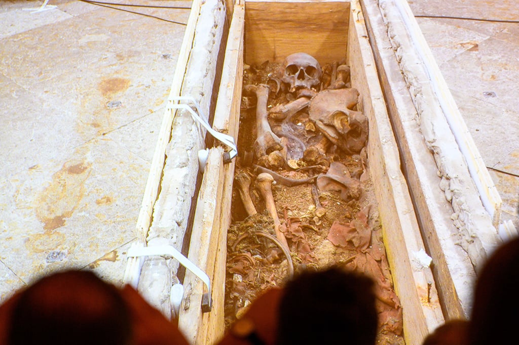 Das Landesamt für Denkmalpflege und Archäologie Sachsen-Anhalt präsentierte im Dom zu Magdeburg das Grab Otto des Großen.