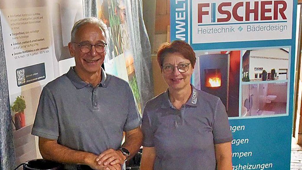 Geschäftsführer Roland Fischer und seine Frau Heike, die für Büro und Badplanung zuständig ist.