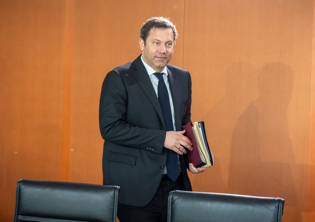 Klingbeil bringt seinen ersten Haushalt ins Kabinett ein. (Archivbild)