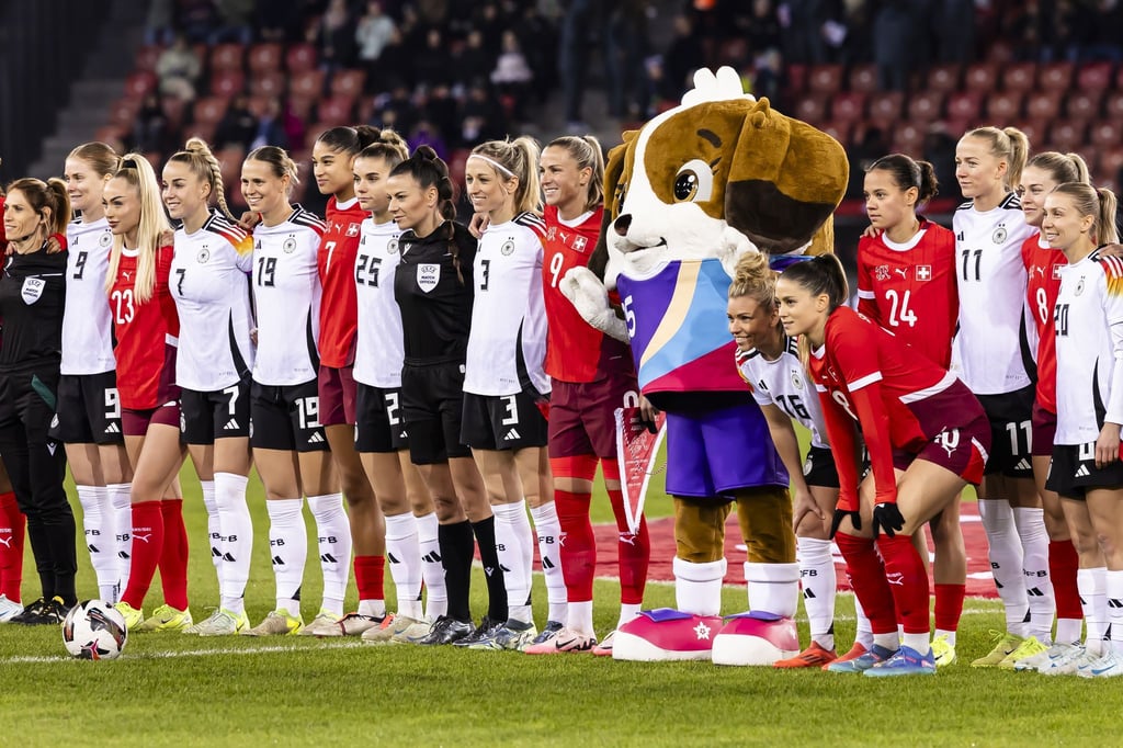 Das EM-Maskottchen Maddli ist nach Madeleine Boll benannt, der ersten Schweizer Fußballerin mit Lizenz