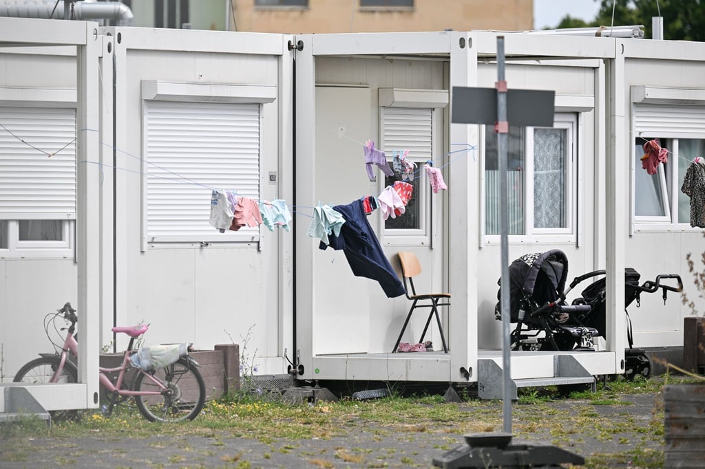 Auf dem Tempelhofer Feld soll es künftig noch mehr Geflüchtetenunterkünfte geben.