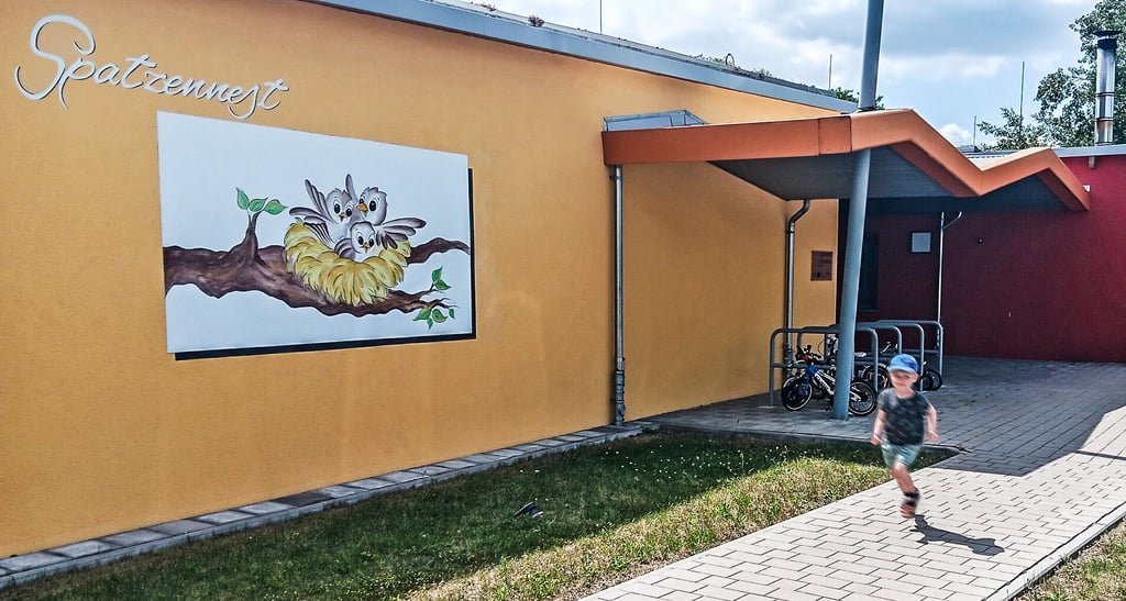 Die Kita „Spatzennest“ in Schönhausen soll Erzieherinnen verlieren und ihre Leistungen reduzieren. Eltern üben Kritik an den Vorhaben.