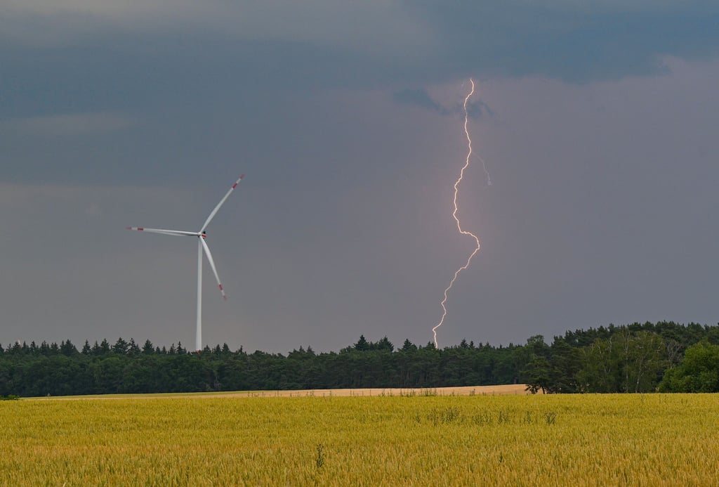 Sommerliche Temperaturen erwartet der Wetterdienst auch in dieser Woche für Sachsen-Anhalt. Es drohen im Verlauf allerdings Gewitter.