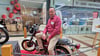 Andreas Haensch auf seiner MZ ETZ 250 im Neustadt Centrum in Halle. Noch bis Ende Juni hat er DDR-Kult-Motorräder und Mopeds ausgestellt.&nbsp;