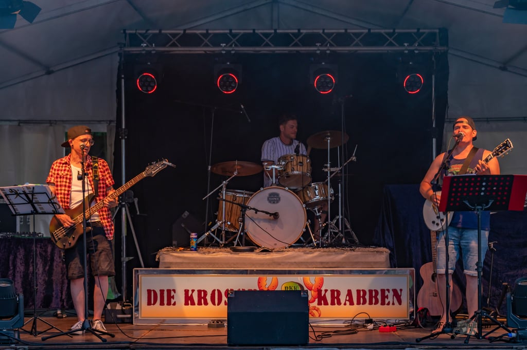 Live-Musik gab es beim Wehr-Jubiläum in Hohenwulsch von den Krossen Krabben.