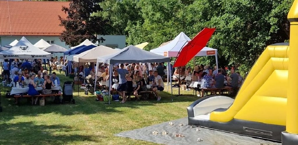 Rund 250 Meisdorfer haben sich zum gemeinsamen Bürgerfrühstück am Schützenhaus getroffen.