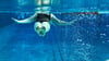 Um Schwindel nach dem Schwimmen zu vermeiden, braucht es etwas Geduld beim Verlassen des Wassers.
