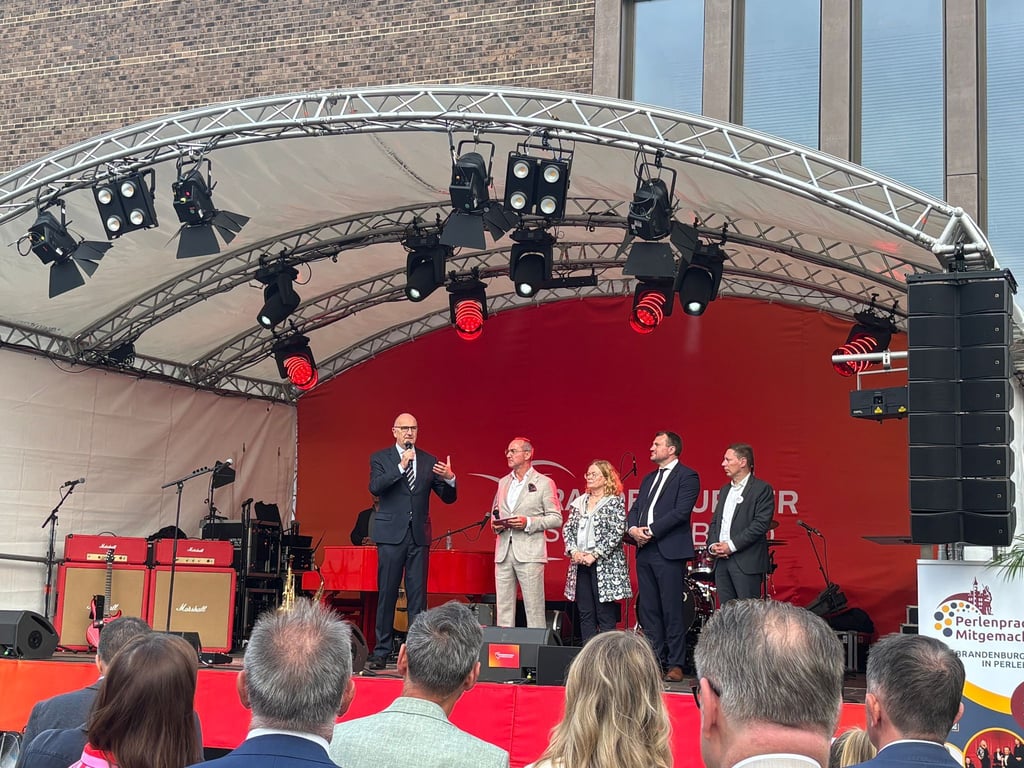 Brandenburgs Ministerpräsident Dietmar Woidke (SPD) dringt auf eine Senkung der Strompreise für die ganze Wirtschaft.