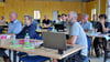 Die Mitgliederversammlung der Aktionsgruppe „Altmark Mitte“, hier im September 2024 in Bismark, legt am Montag fest, welche Projekte sie zur Förderung empfiehlt (vorn von links): Horst Blum, Corinna Köbele, Max Heckel.