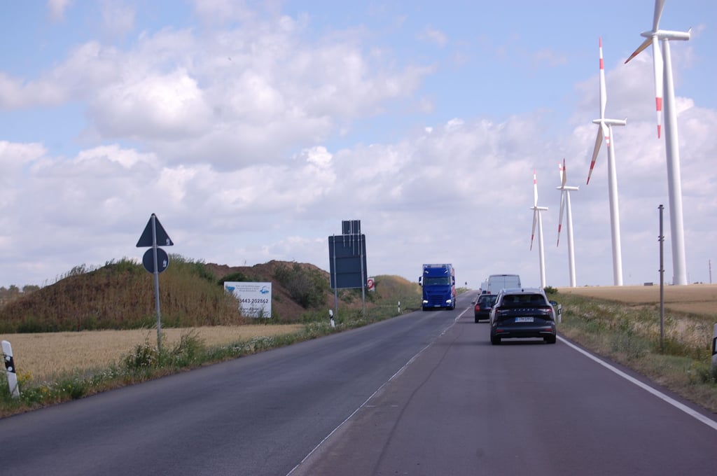 DIe B 91 zwischen den Weißenfelser Ortsteilen Bäumchen und Reichardtswerben ist wieder frei.
