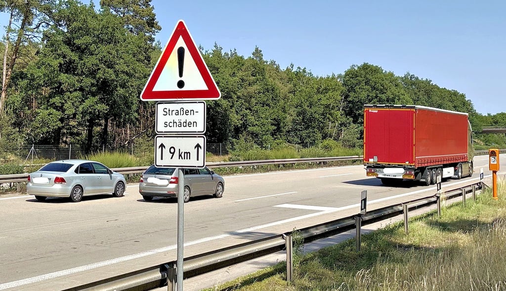 Auf der Autobahn 2 ist in Fahrtrichtung Berlin zwischen den Anschlussstellen Burg-Ost und Theeßen die Höchstgeschwindigkeit gedrosselt worden.