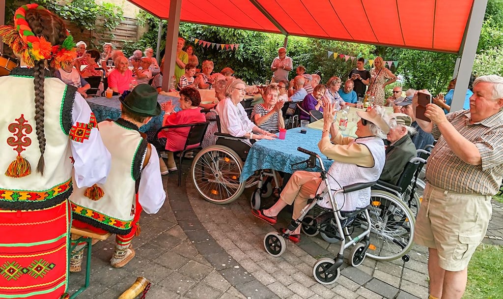 Das Programm unter freiem Himmel kam bei den Senioren gut an.