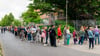 Hunderte Meter lang war die Schlange am Dienstagabend vor der Datsche im Magdeburger Staddteil Buckau.