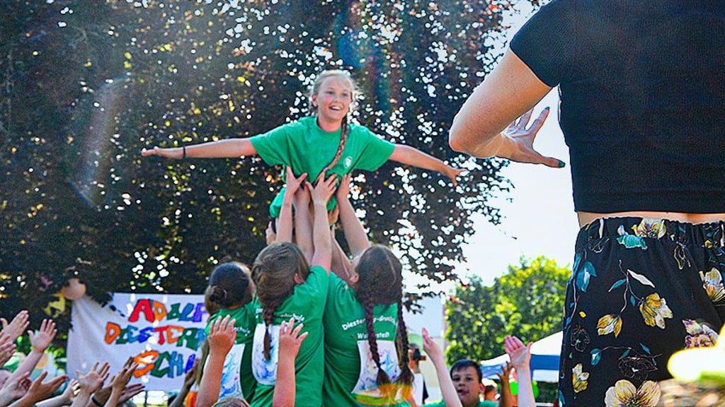 In der Adolph-Diesterweg-Grundschule in Wolmirstedt hat die gesamte Schule an einem Tanzprojekt teilgenommen.