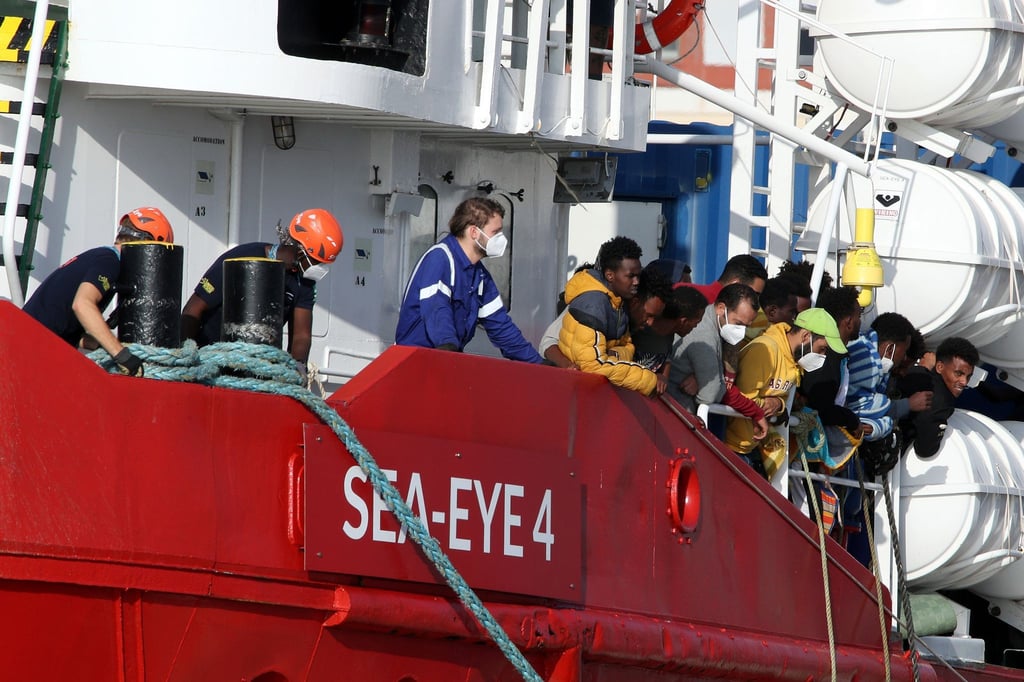 Die Seenotretter fürchten, dass sie künftig weniger Menschen helfen können. (Archivbild)