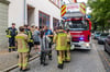 Feuerwehr- und Polizeieinsatz auf dem Naumburger Lindenring am Dienstagabend: Das Gebäude und eine Fahrbahn waren bis zum Mittwochvormittag gesperrt.