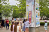 Die Stele in Zeitz-Ost zieren jetzt bunte Kinderzeichnungen.