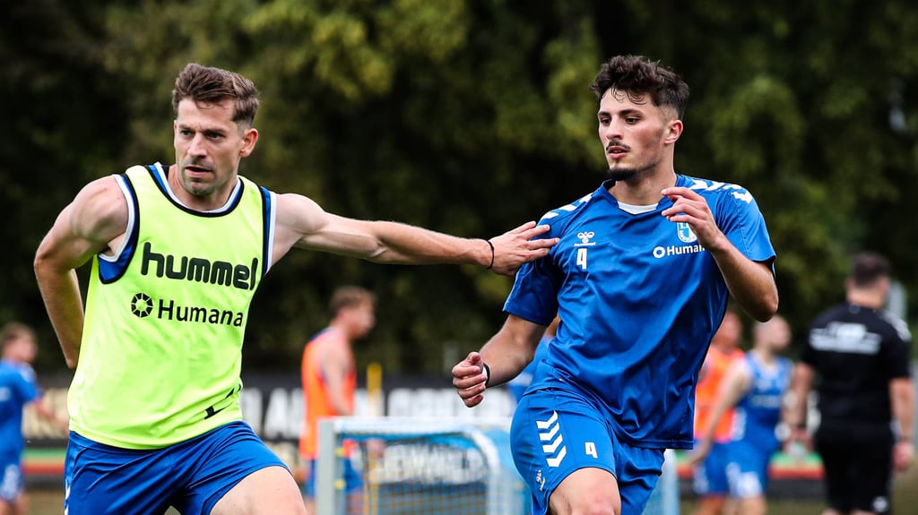 Eldin Dzogovic (re.) beim FCM-Training mit Alexander Nollenberger.