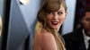 Spielt in riesigen Stadien und gibt auch Überraschungsgigs: Taylor Swift (Archivbild).