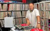 DJ Tommes (Thomas Pochner) in seinem Studio.