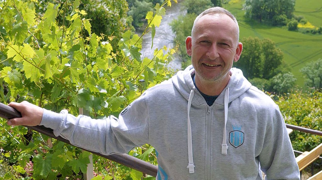 Ein Koch für ein „Himmelreich“: Kai Richter hoch überm Saaletal.