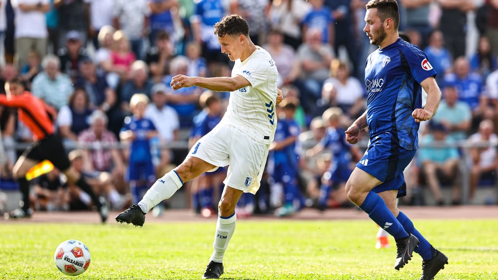 Mit 11:0 gewann der 1. FC Magdeburg (hier mit Martijn Kaars) das Testspiel gegen den Burger BC.