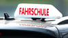 Fahrschüler sollen in Sachsen-Anhalt künftig nicht mehr so lange auf ihre Prüfung warten müssen. (Archivbild)