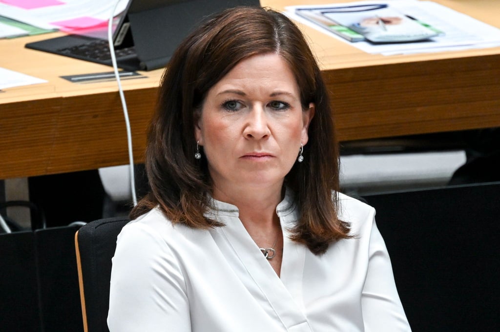 Bildungssenatorin Katharina Günther-Wünsch (CDU) hat im Abgeordnetenhaus Stellung zu Kritik genommen.
