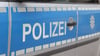 Ein Mann wird am Donnerstagmorgen in Halle auf Straßenbahngleise gestoßen.