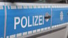 Seniorin im Magdeburg wird Opfer eines Betrügers. Polizei sucht nach dem Mann.