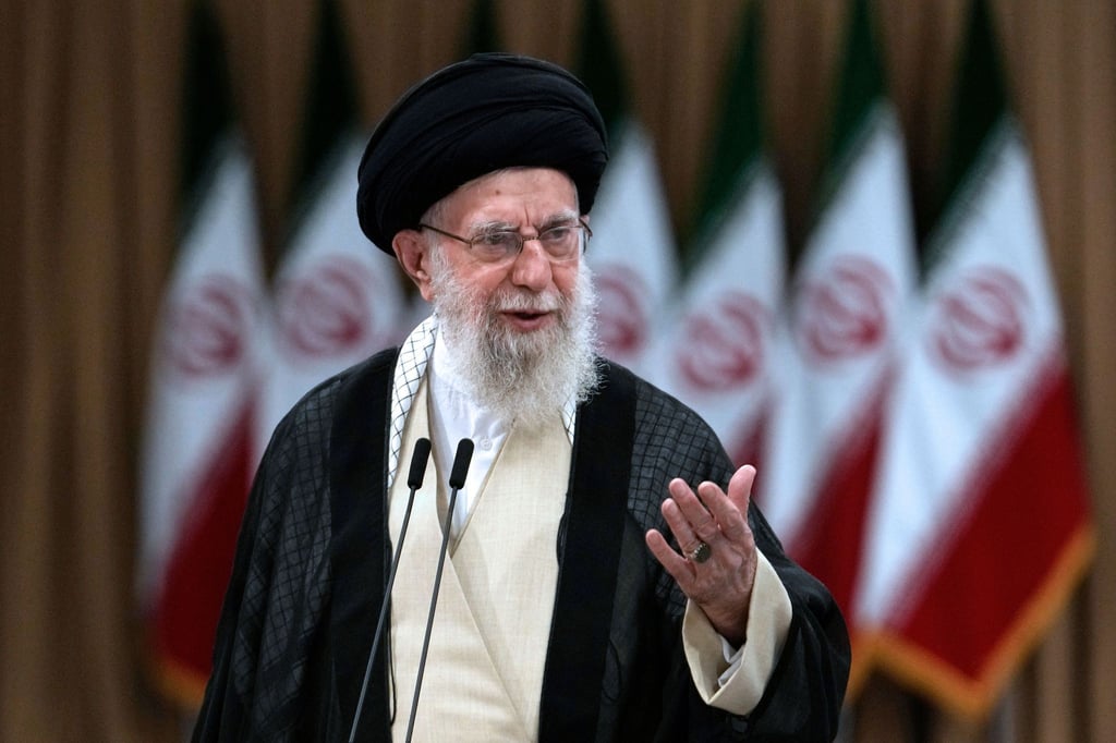 Trat mit neuen Drohungen gegen die USA an die Öffentlichkeit: Iran Religionsführer Ajatollah Ali Chamenei.