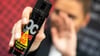 Mit Pfefferspray verletzte ein Angreifer in Halle einen Mann bei einer rassistischen Attacke.