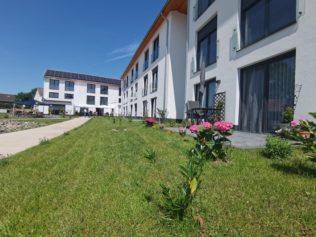 Blick auf die neue Seniorenwohnanlage im Rittergut Derenburg. Die ersten Mieter sind schon eingezogen.