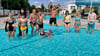 Das sind die zwölf Volksstimme-Leser, die das Anschwimmen im Freibad gewonnen haben. Sie durften am Donnerstag das Bad exklusiv testen und schwimmen.