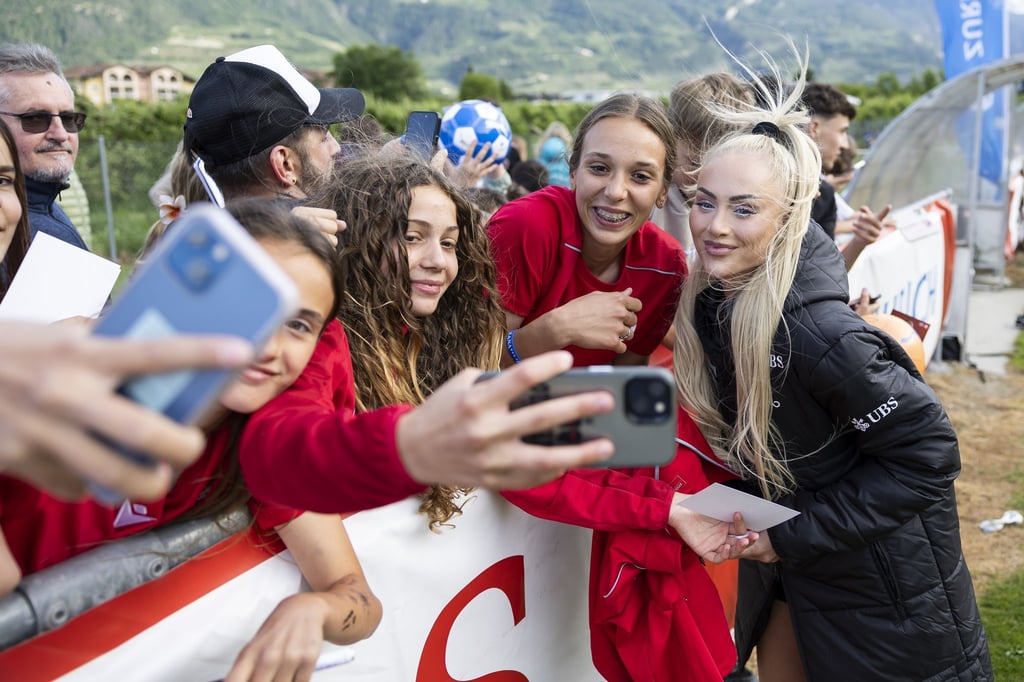 Schweizer Star nicht nur auf dem Rasen: Alisha Lehmann.