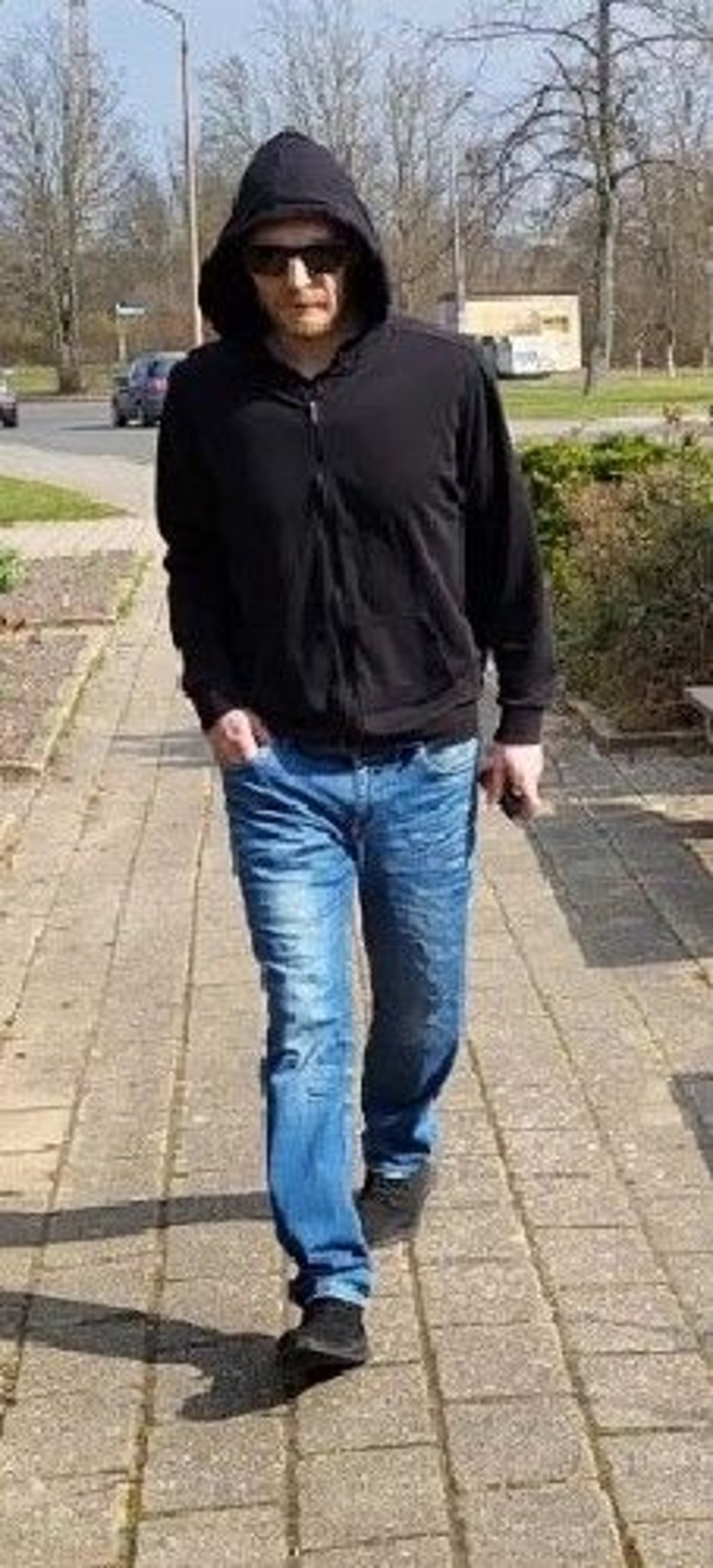 Attacke in Halle: Der Angreifer sprühte das Opfer mit Pfefferspray ein.