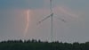Die Gewitter können auch Starkregen im Gepäck haben. (Archivbild)