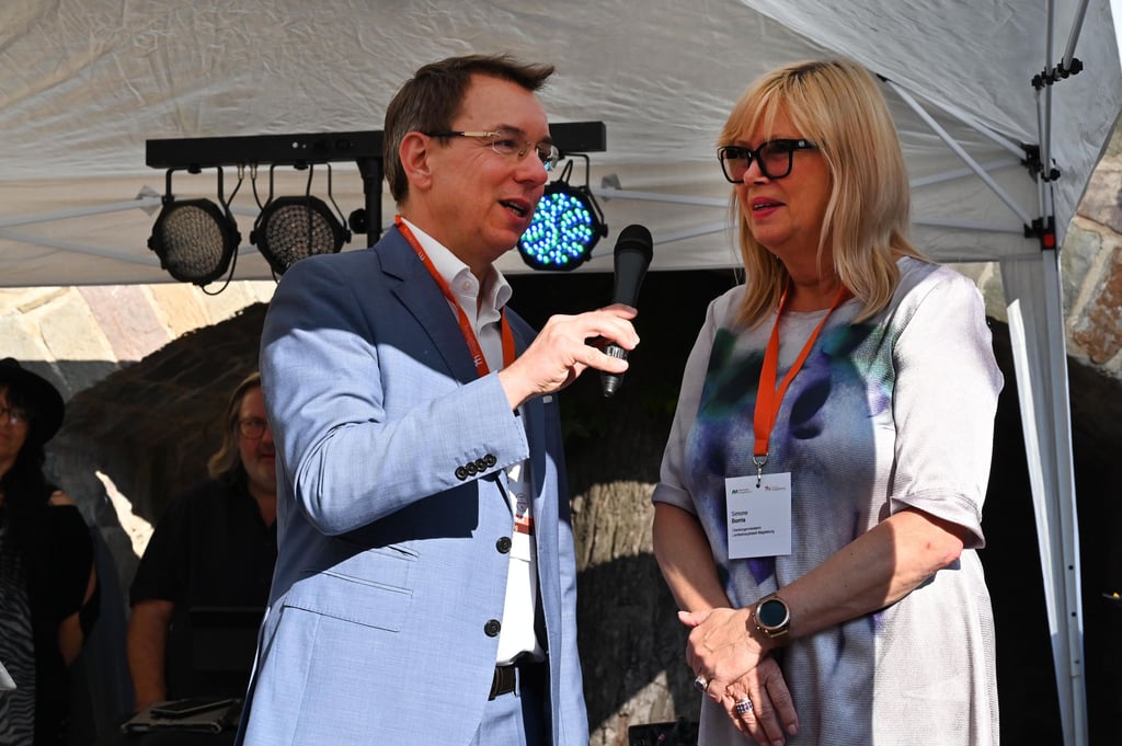 Sommerfest 2025 des Stadtmarketingvereins Pro M Magdeburg. Im Interview Pro M-Vorsitzender Steffen Schüller und Magdeburgs OB Simone Borris.