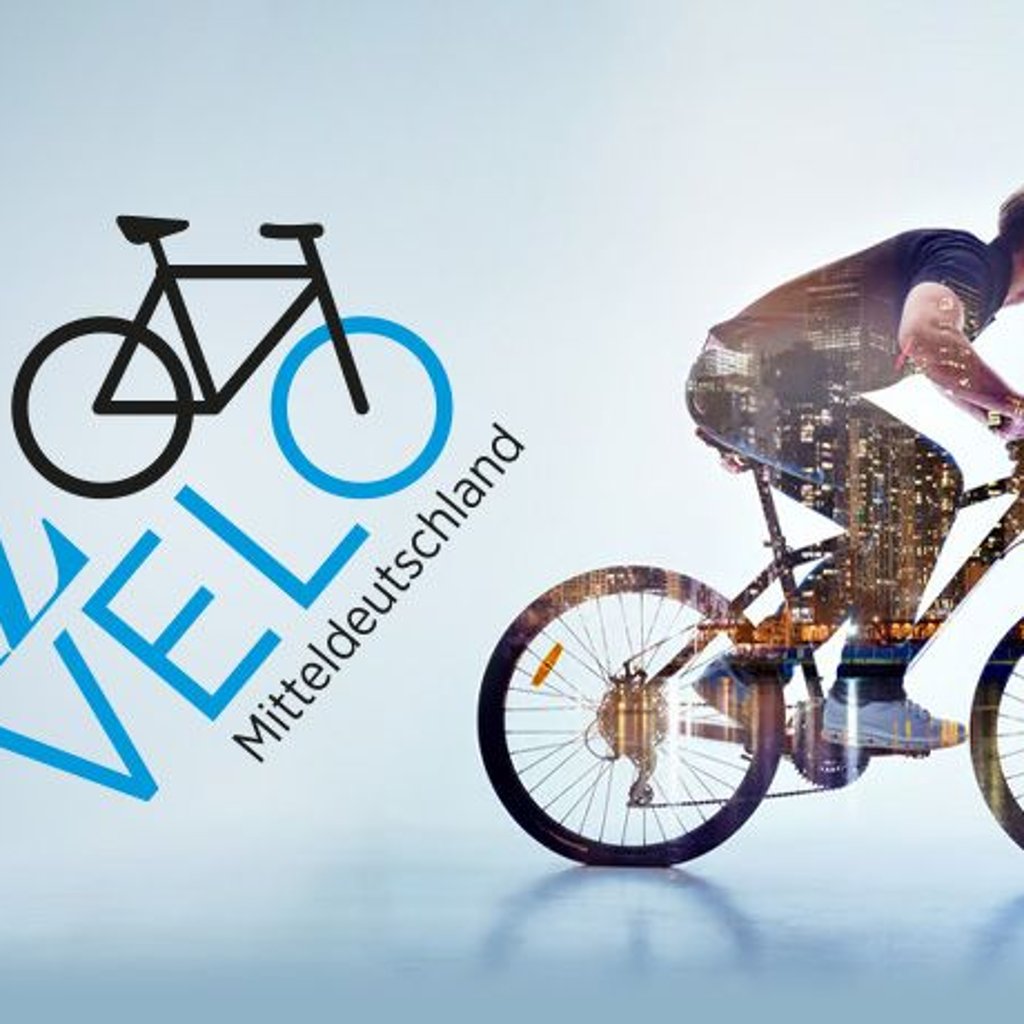 MZ Velo 2025 auf dem Marktplatz in Halle.