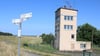 Neuer Eigentümer gesucht: Der ehemalige DDR-Grenzturm in Cumlosen bei Wittenberge in der Prignitz.