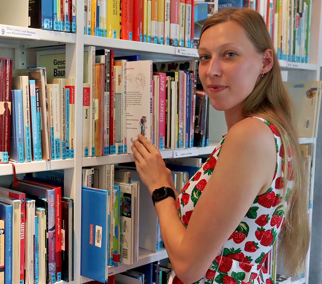 Nicol Gohle ist die neue Mitarbeiterin in der Bibliothek in Klötze, wo das Projekt „Open Library“ noch nicht abgeschlossen ist.