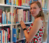 Nicol Gohle ist die neue Mitarbeiterin in der Bibliothek in Klötze, wo das Projekt „Open Library“ noch nicht abgeschlossen ist.