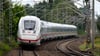 Ein Intercity Express ICE 4 - das jüngste Modell der Fernverkehrsflotte. Ältere, störungsanfällige Züge sollen hingegen ausgemustert werden. (Symbolbild)