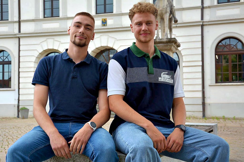 Leon Freytag (22) und Jacob Engler (18) organisieren einen Triathlon für Jedermann.