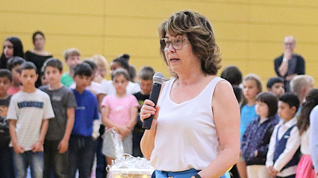 Schülerinnen und Schüler hatten zu Ehren von Monika Teichert ein buntes Programm vorbereitet.