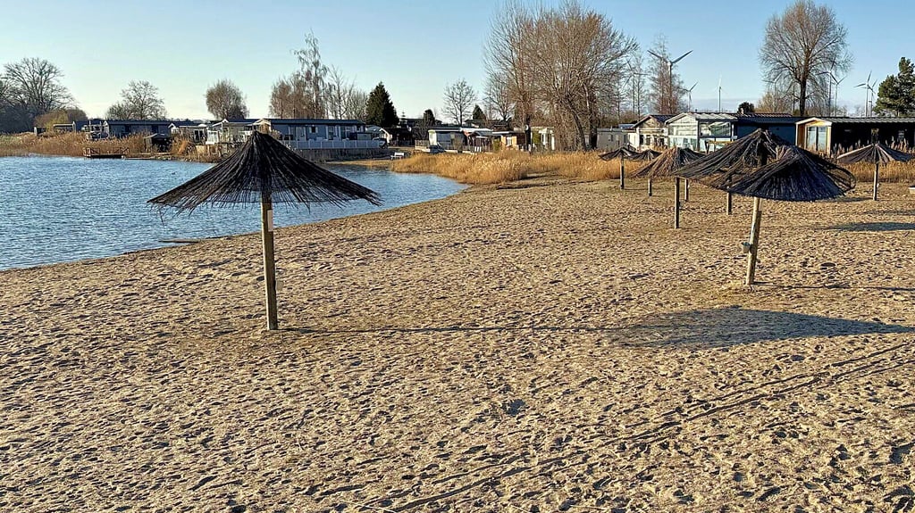 Wo sich sonst die Badegäste drängten, herrscht heute Ruhe am Wolmirslebener Schachtsee.